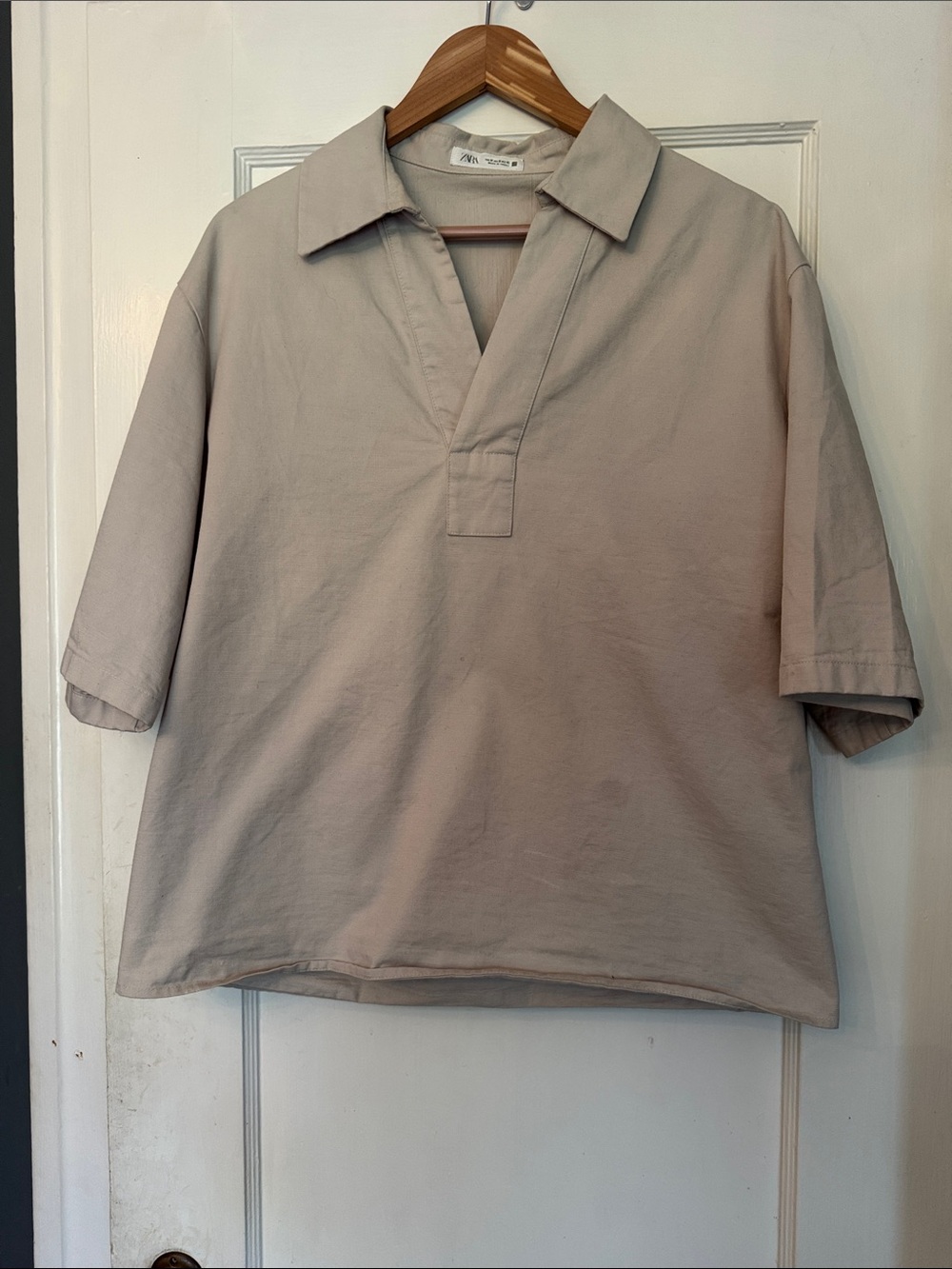 Zara Men's Short-Sleeve Open-Placket Polo in Light Beige